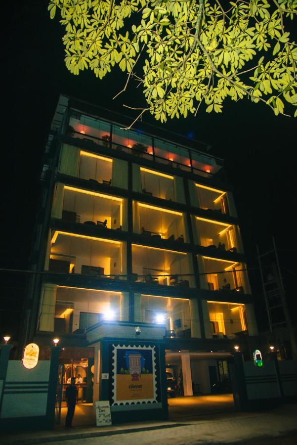The Convoy Hotel Дібругарх Екстер'єр фото